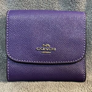 Coach Small Trifold Wallet Leather Crossgrain Purple F15622